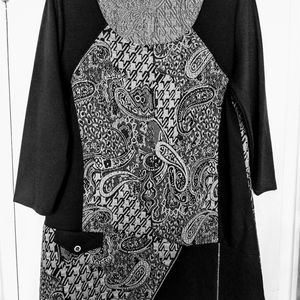 Black and creme paisley top